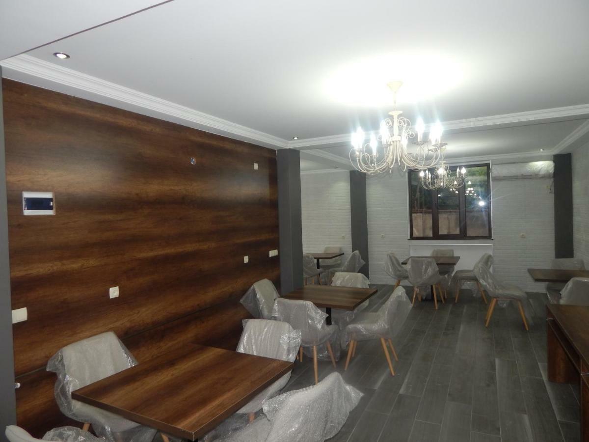 My House Hotel Батуми Екстериор снимка