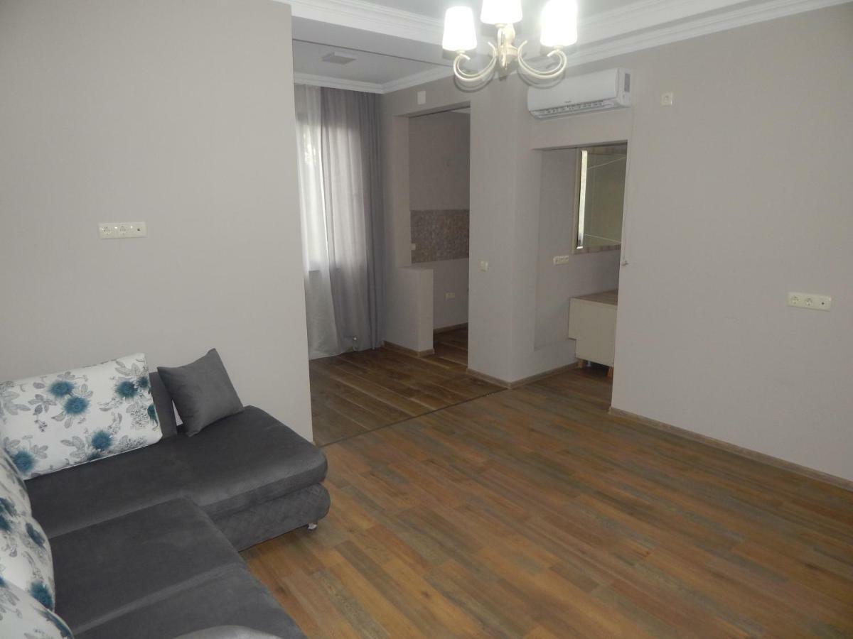 My House Hotel Батуми Екстериор снимка