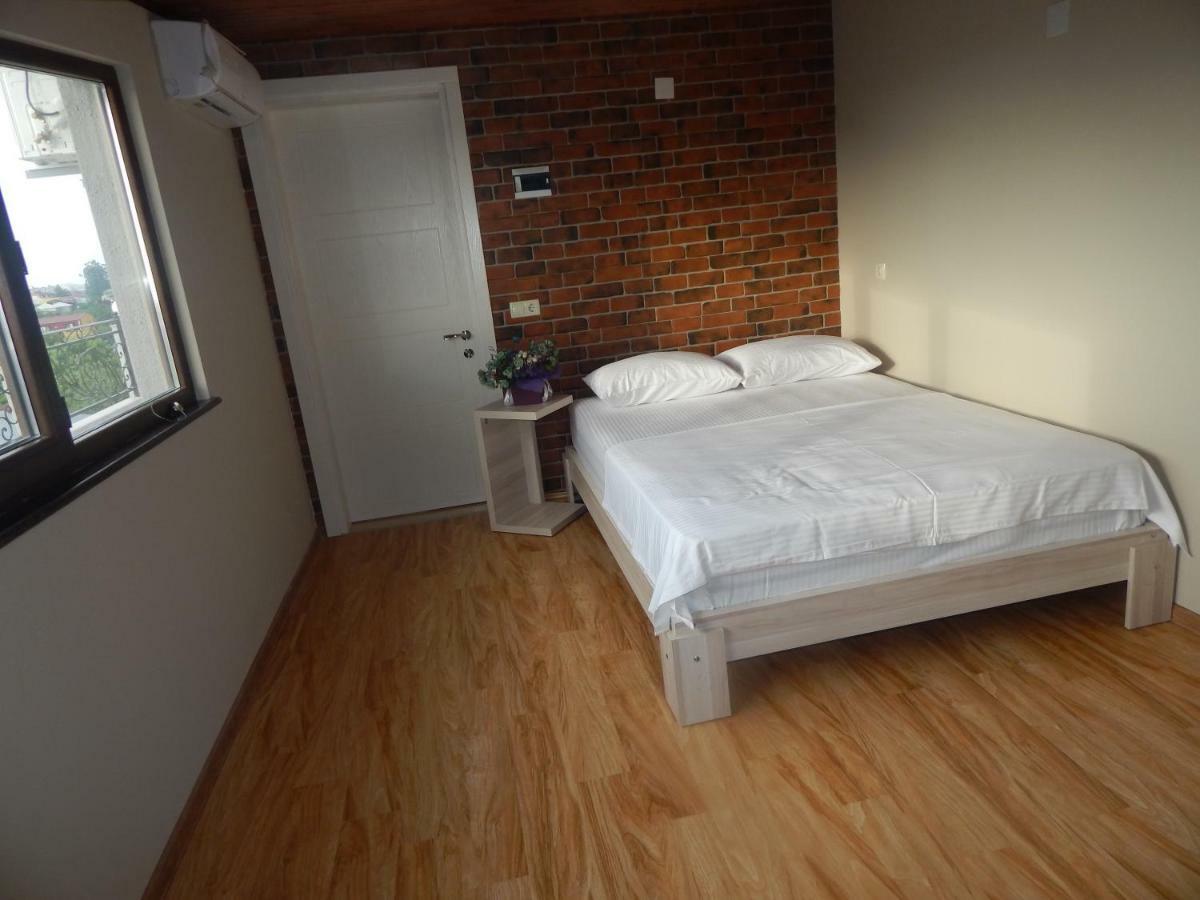 My House Hotel Батуми Екстериор снимка