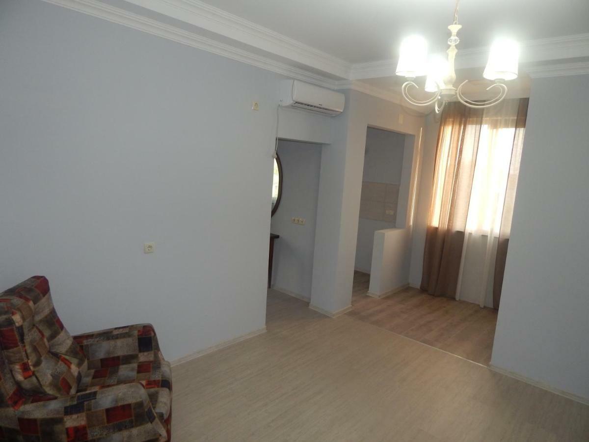 My House Hotel Батуми Екстериор снимка
