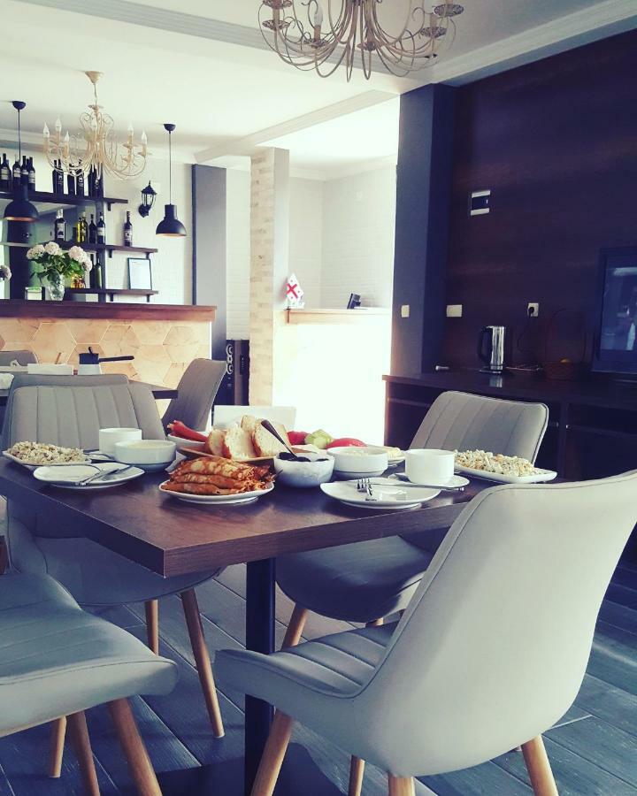 My House Hotel Батуми Екстериор снимка