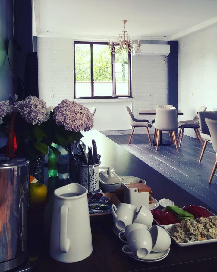 My House Hotel Батуми Екстериор снимка