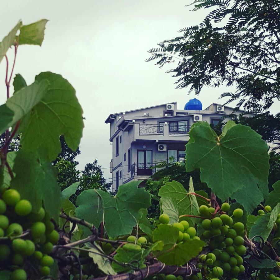 My House Hotel Батуми Екстериор снимка