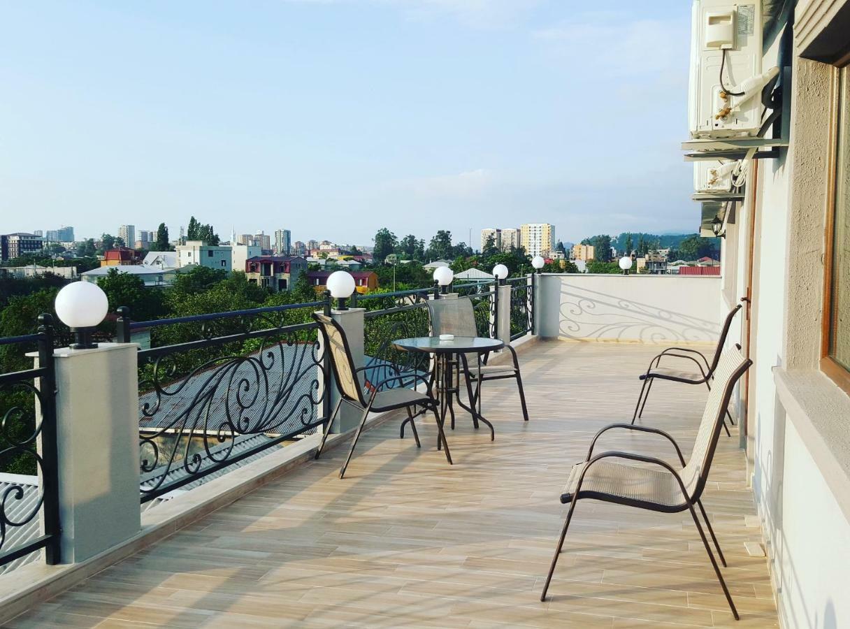 My House Hotel Батуми Екстериор снимка