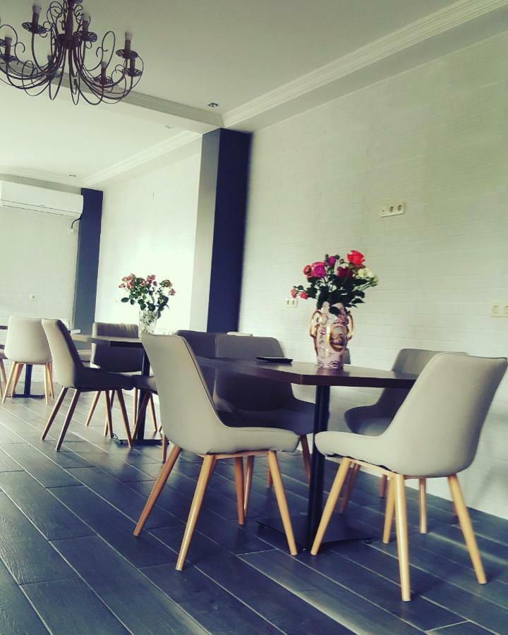My House Hotel Батуми Екстериор снимка