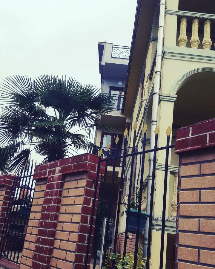 My House Hotel Батуми Екстериор снимка